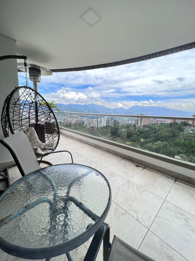 Large High Views And Balcony *