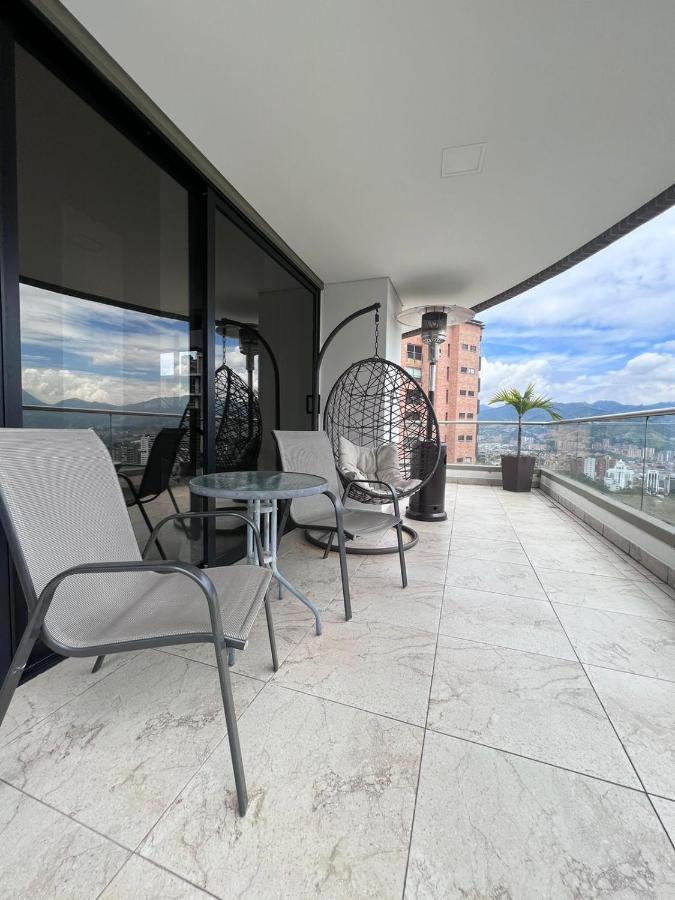 Large High Views And Balcony *