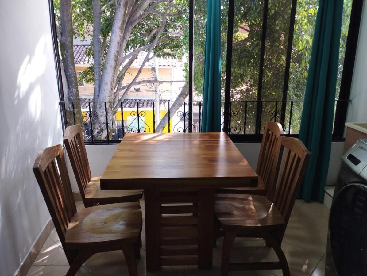 Apartamento Laureles-estadio / 300m Wifi