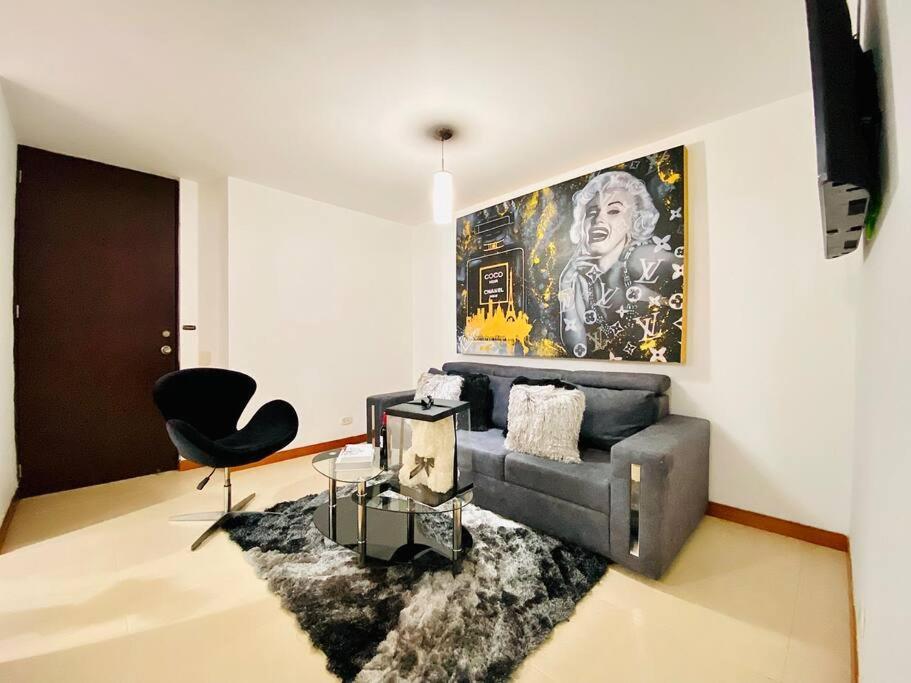 Elegante Apto 2br, Las Palmas Medellín