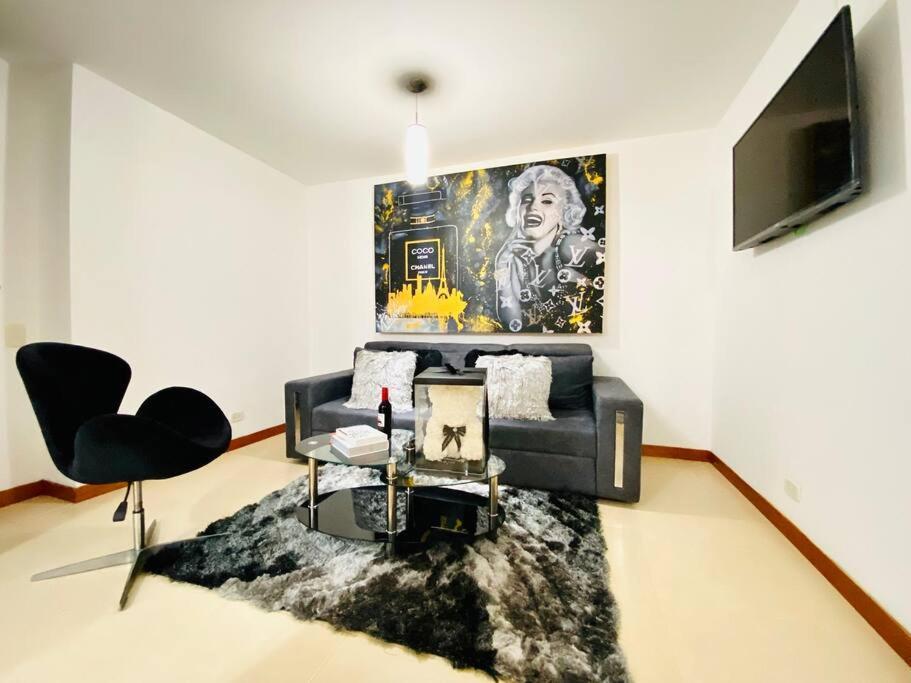 Elegante Apto 2br, Las Palmas Medellín