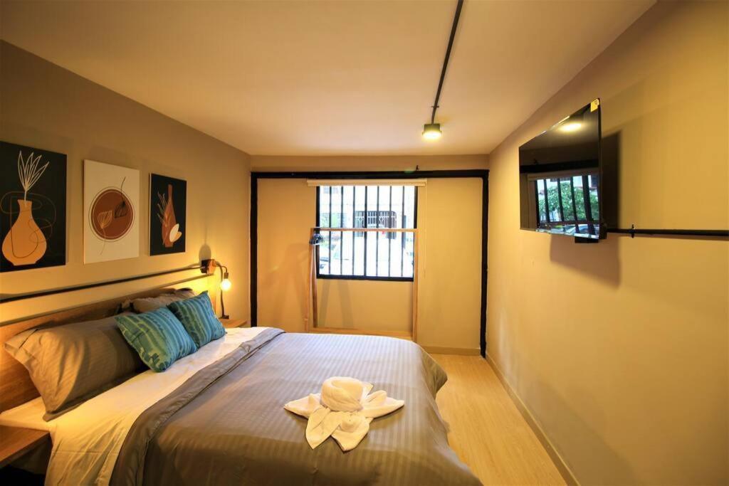 Con Cocina Y Bano Privado - One106 By Roots Medellín
