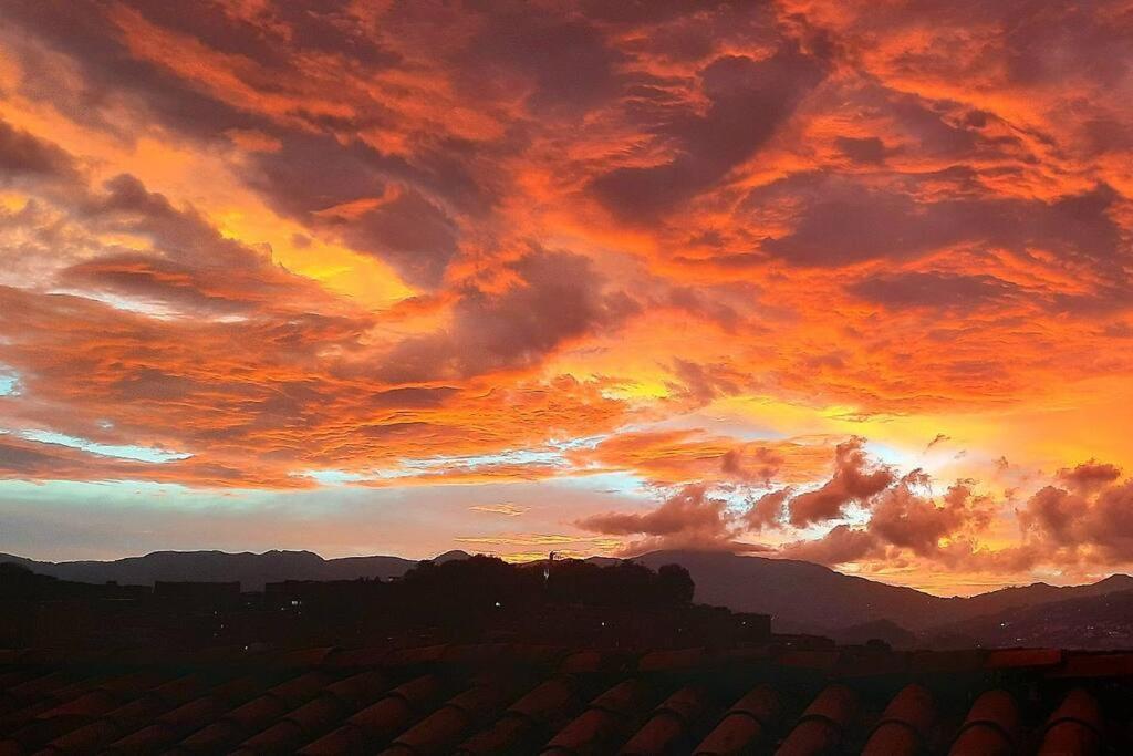 Terraza Y Vista, Poblado A 5min. Medellín