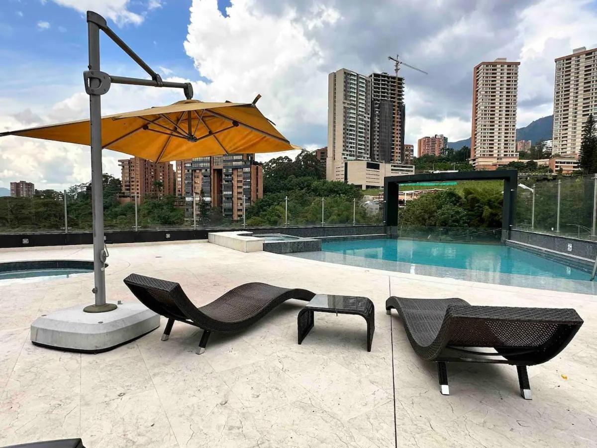 1101 El Poblado! Two Balconies & A Beautiful View