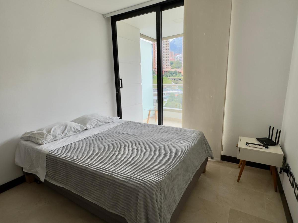 1101 El Poblado! Two Balconies & A Beautiful View * Medellín