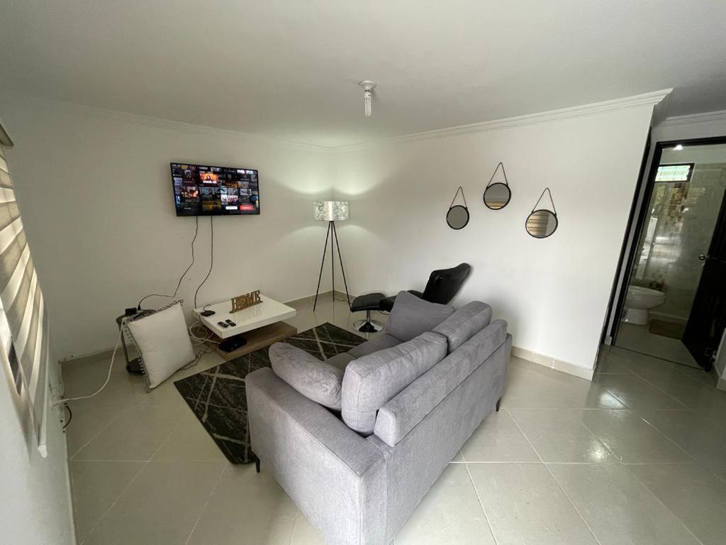 Acogedor Apartamento A 5 Minutos Del Parque Comercial El Tesoro En El Poblado Apartamento *