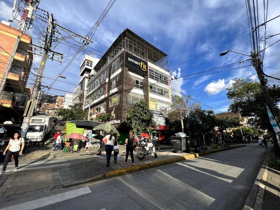 Grande, Hermoso, Acogedor Y Privado Apartamento