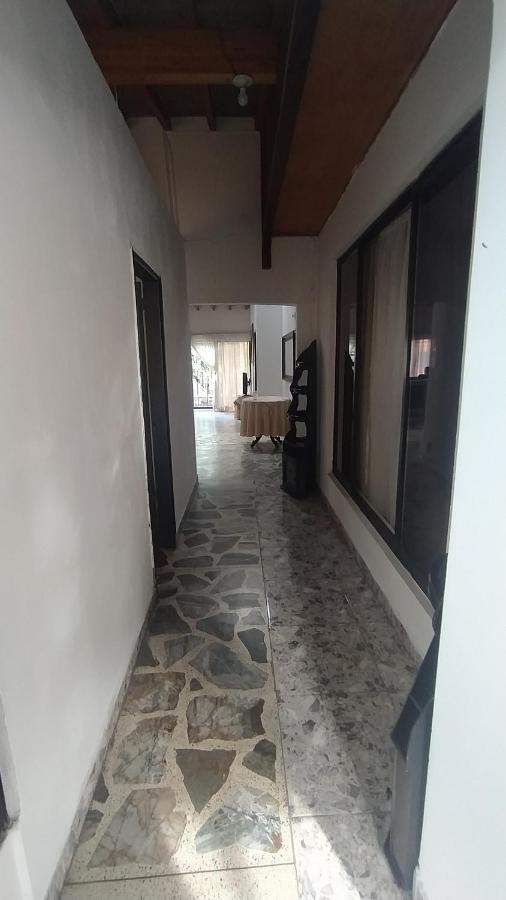 Casa Familiar En Santa Monica Сasa de vacaciones *