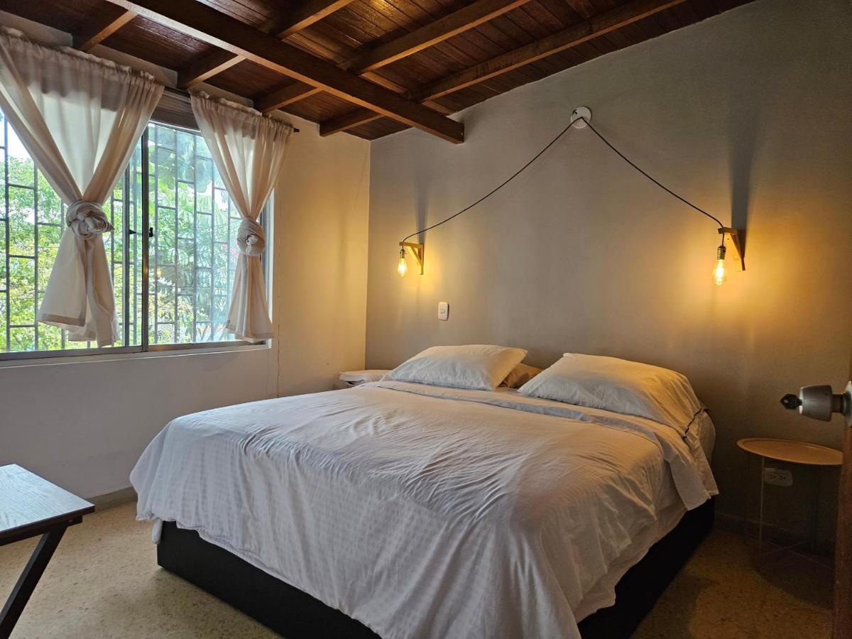 Large Studio With Balcon Apartment