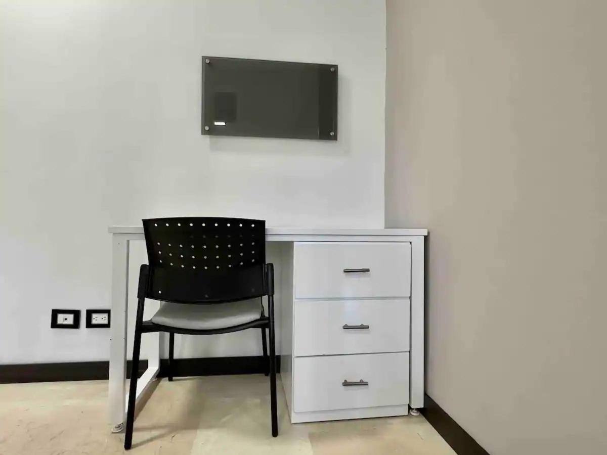 2001 El Poblado! Charming Apartamento