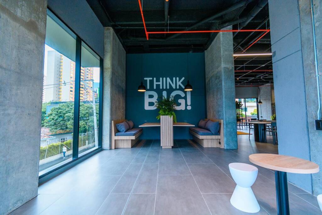 Beautiful In El Poblado, Coworking, Fast Wifi Apartamento Medellín