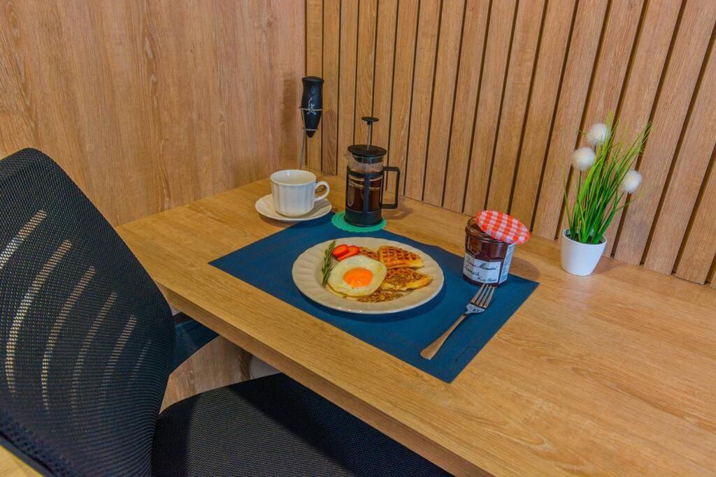 Beautiful In El Poblado, Coworking, Fast Wifi *