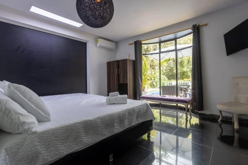 Casa Privada En El Poblado Despedidas De Soltero Fiesta Picsina Jacuzzi * Medellín