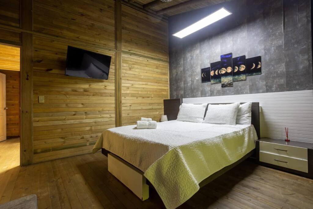 Casa Privada En El Poblado Despedidas De Soltero Fiesta Picsina Jacuzzi Villa Medellín