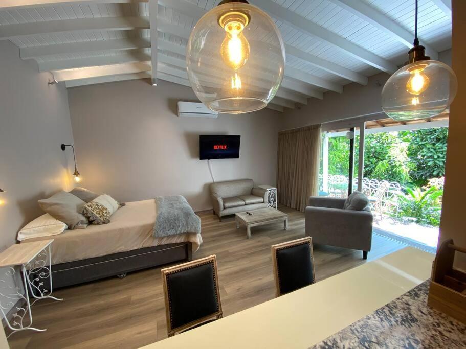 Apartamento Apto Br 6 Min De Provenza, Encanto Natural