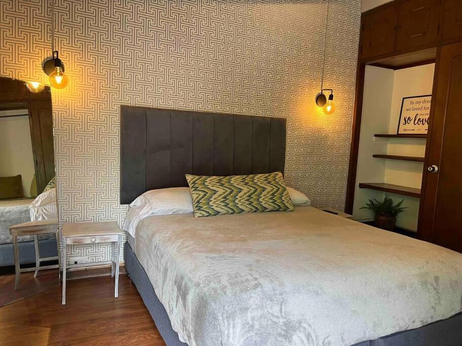 Mansion Br Piscina, Jacuzzi, 6 Min De Provenza * Medellín