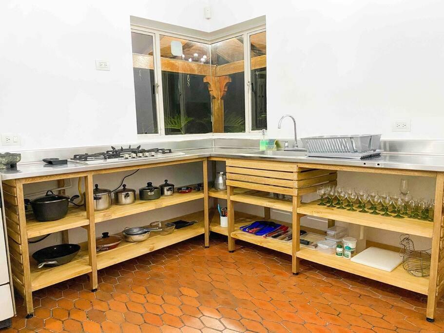 Villa Mansion Br Piscina, Jacuzzi, 6 Min De Provenza Medellín
