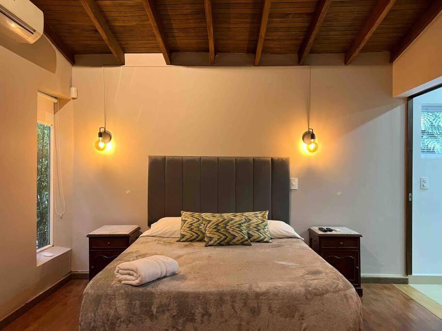 Mansion Br Piscina, Jacuzzi, 6 Min De Provenza * Medellín