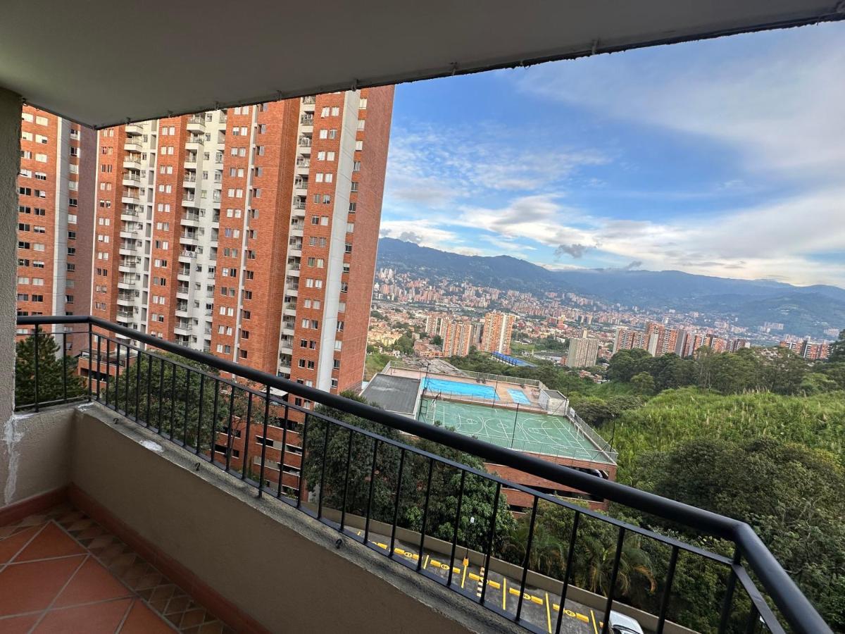 Hermosa Vista A La Ciudad De * Medellín