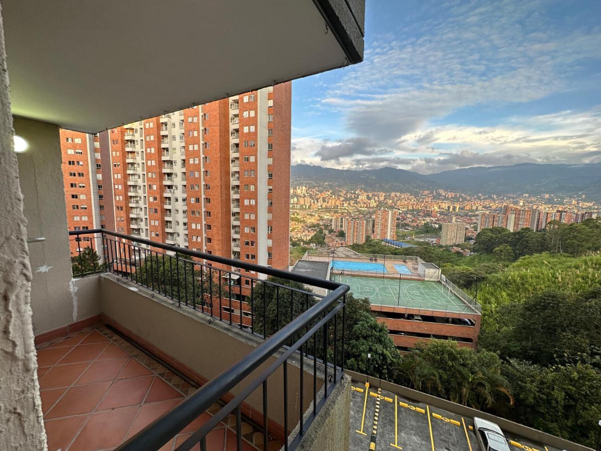 Hermosa Vista A La Ciudad De Apartamento