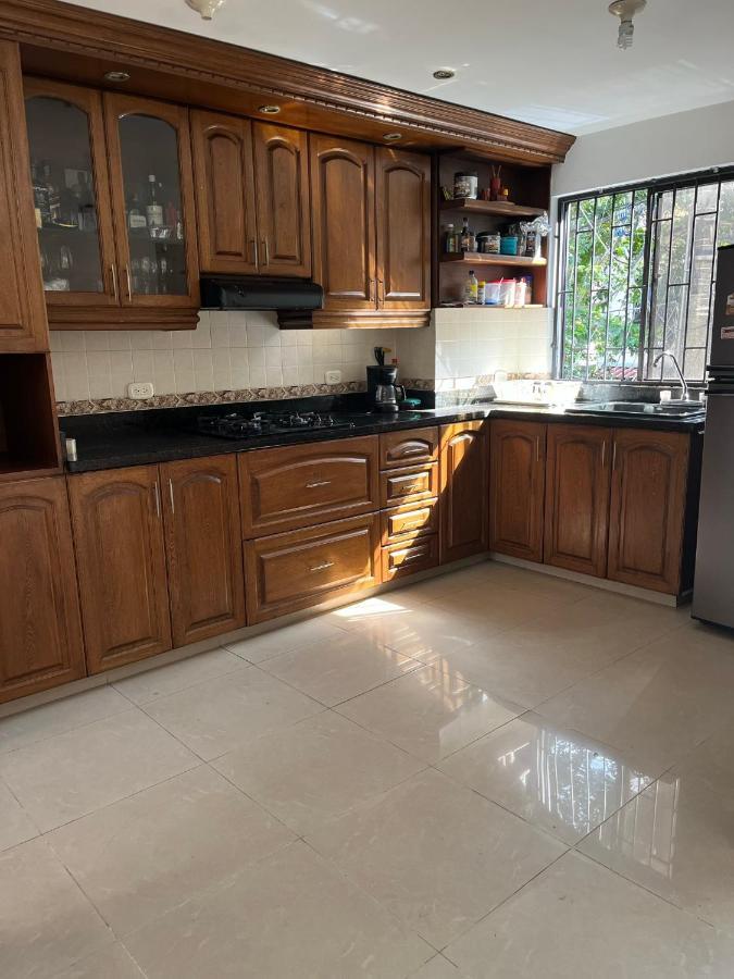 Habitación en casa particular Con Bano Privado En Belen Alpes Medellín