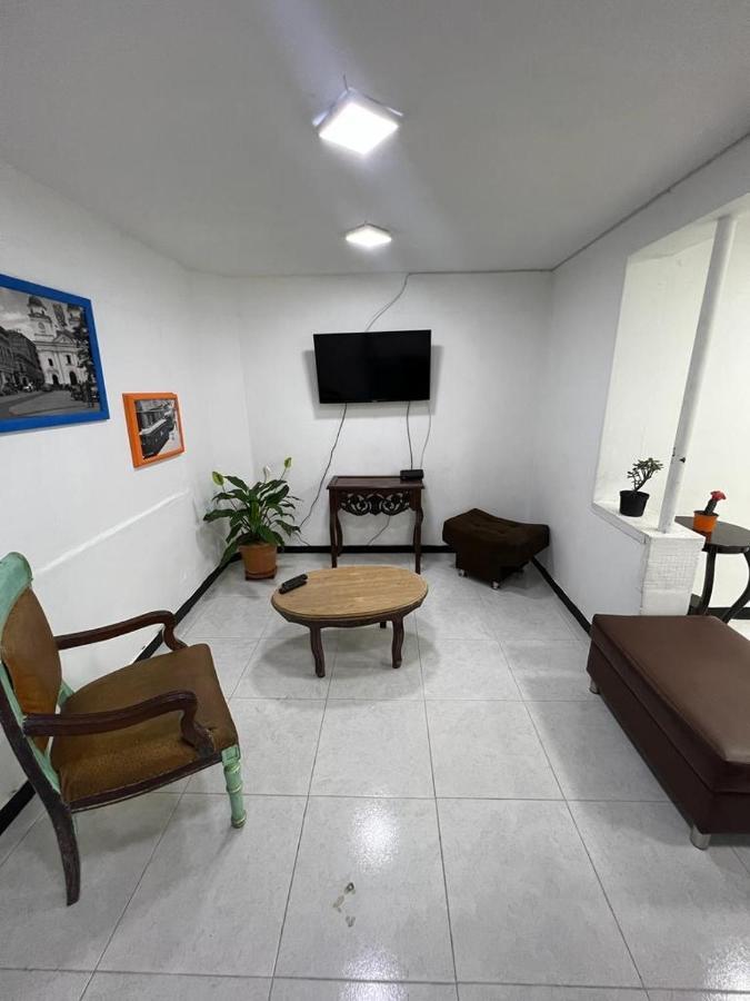 Pensión La Casa Del Tranvia *