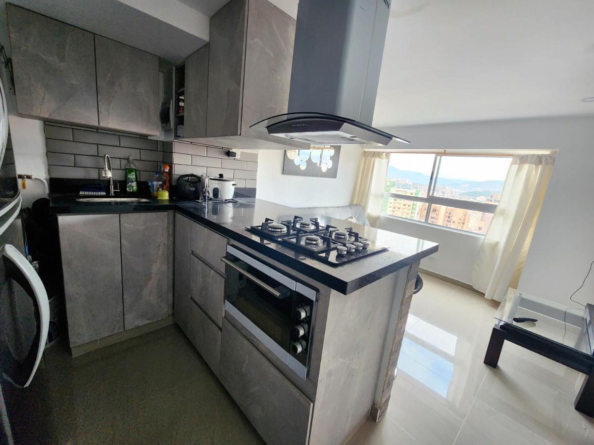 Apartamento Con Parqueadero Y Vista A La Ciudad *