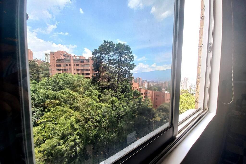 Medellin, Poblado. Perfect For Travel And Work. Apartamento *