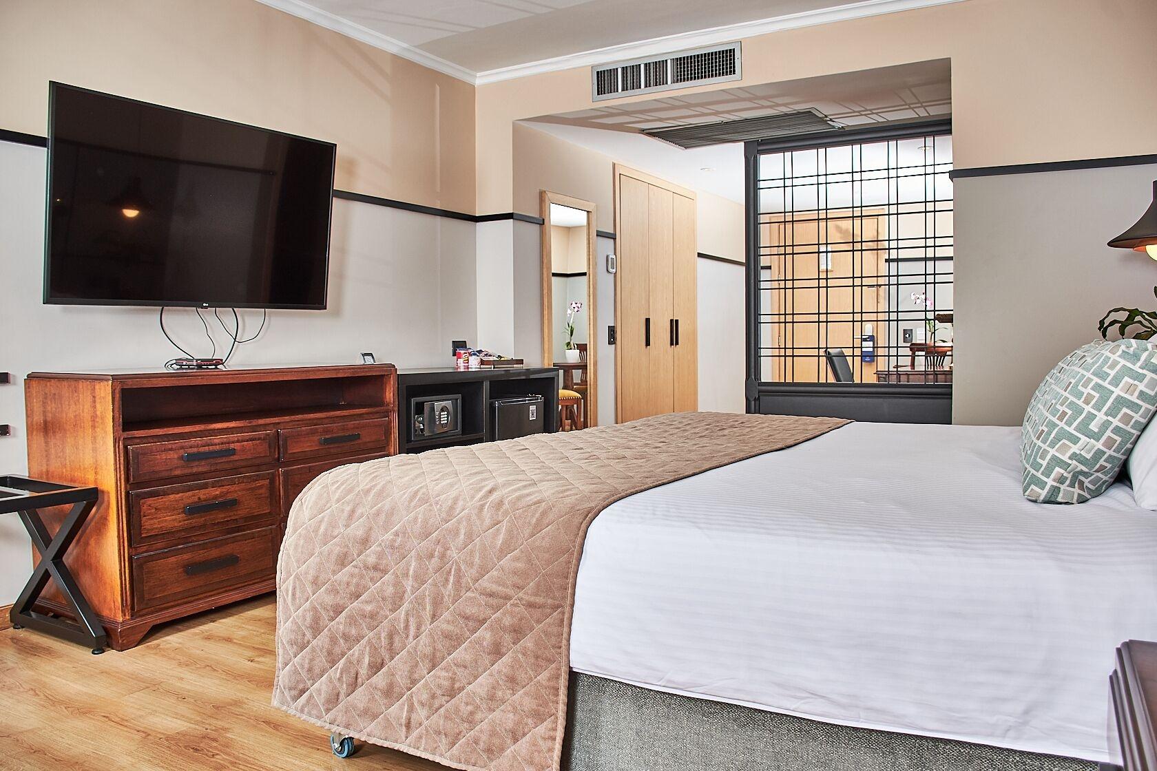 Poblado Plaza 5*