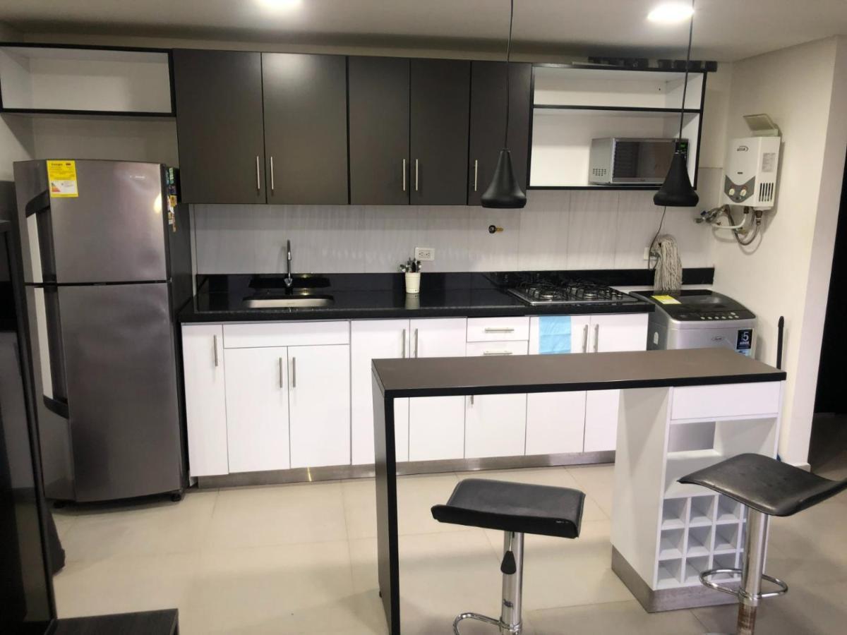 Apartasuite Cerca Al Cc El Tesoro