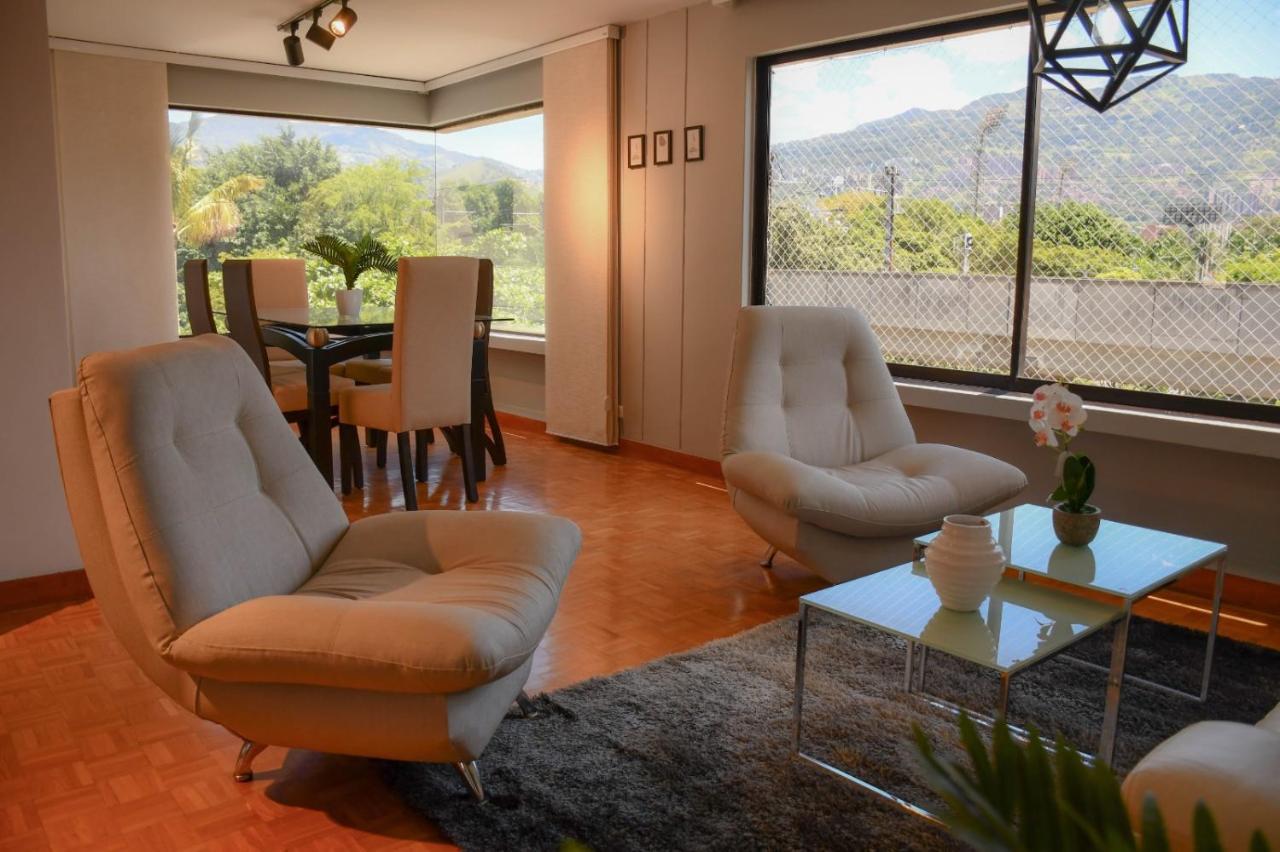 Apartamento En Laureles En Zona Rosa *