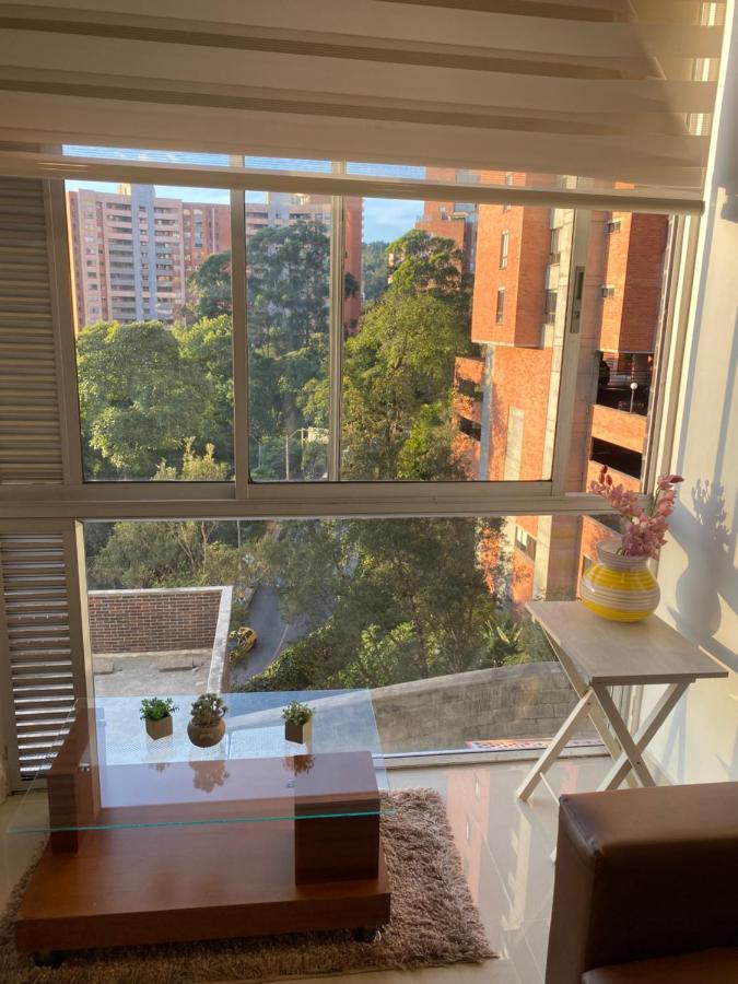 Apartasuite Moderna - En El Corazon Del Poblado Medellín