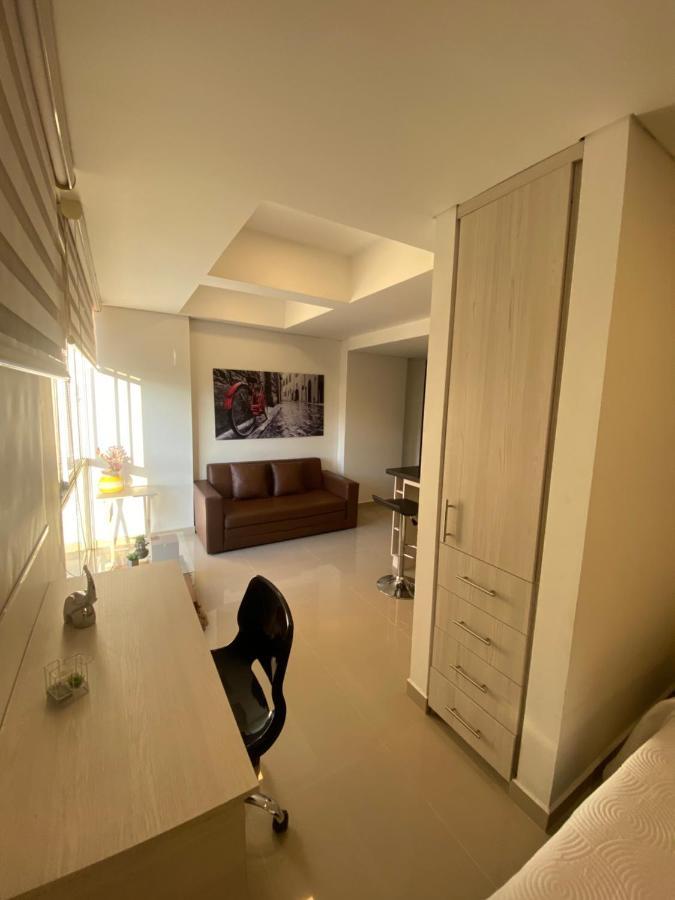 Apartasuite Moderna - En El Corazon Del Poblado Medellín