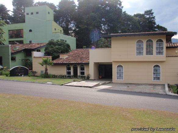 Portales Del Campestre 4* Medellín
