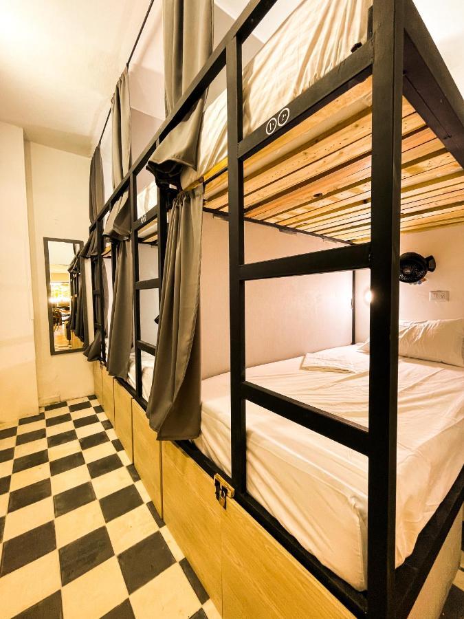 Hotel cápsula Baku Laureles Medellín