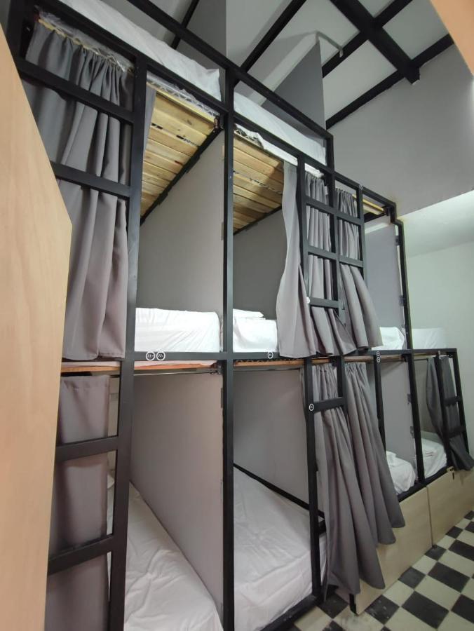 Hotel cápsula Baku Laureles Medellín