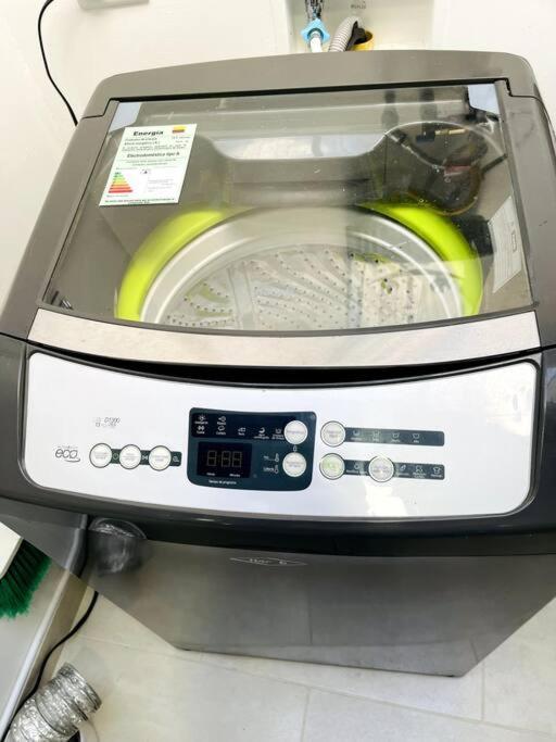 Acogedor,luz Natural , Agua Caliente ,200 Mbps,central. Apartamento *