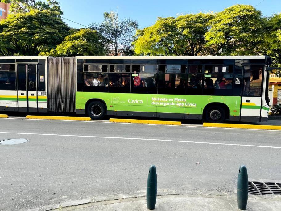 Acogedor,luz Natural , Agua Caliente ,200 Mbps,central. * Medellín