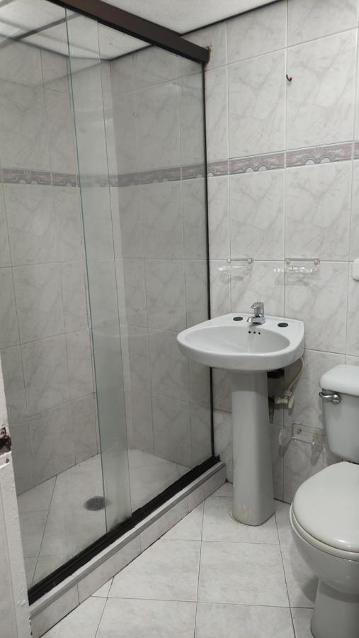 Habitación en casa particular Hab. Cama Doble Y Bano Privado #3 Medellín