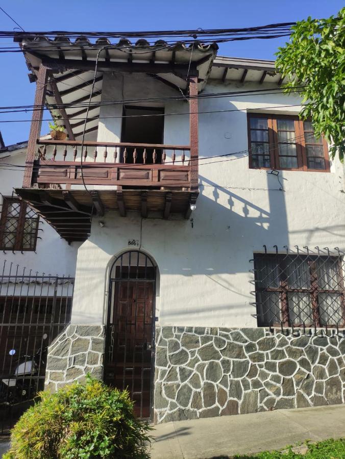 Pensión Prado Colonial Medellín
