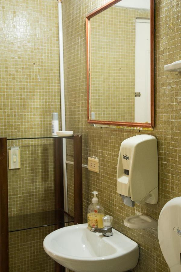Hostal Spring