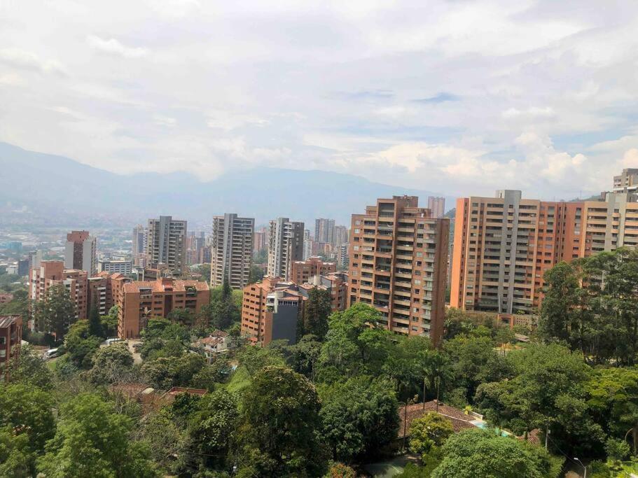 Grandioso Apartamento Cerca Al Lleras Y Tesoro * Medellín
