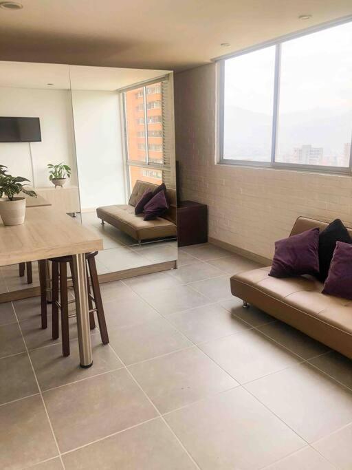 Grandioso Apartamento Cerca Al Lleras Y Tesoro * Medellín