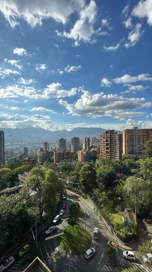 Cozy Apto In Poblado Medellín