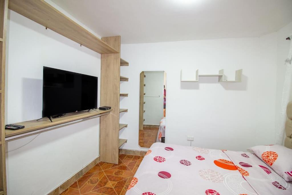 ¡casa Con Parqueadero! Hogarena Y Vacacional Holiday home Medellin