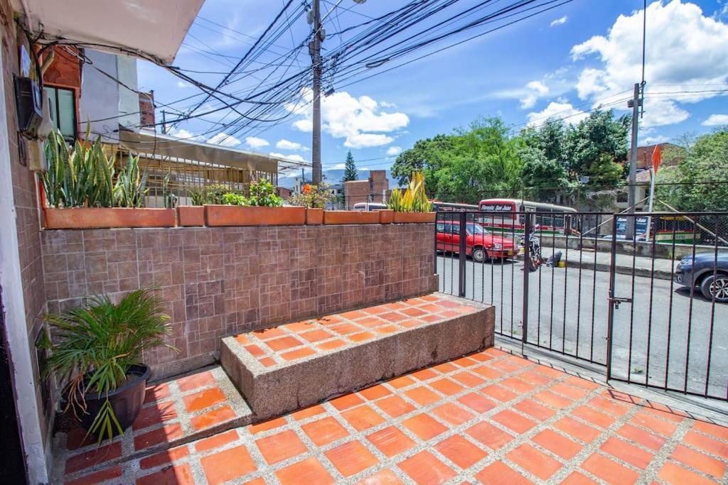 ¡casa Con Parqueadero! Hogarena Y Vacacional Medellin