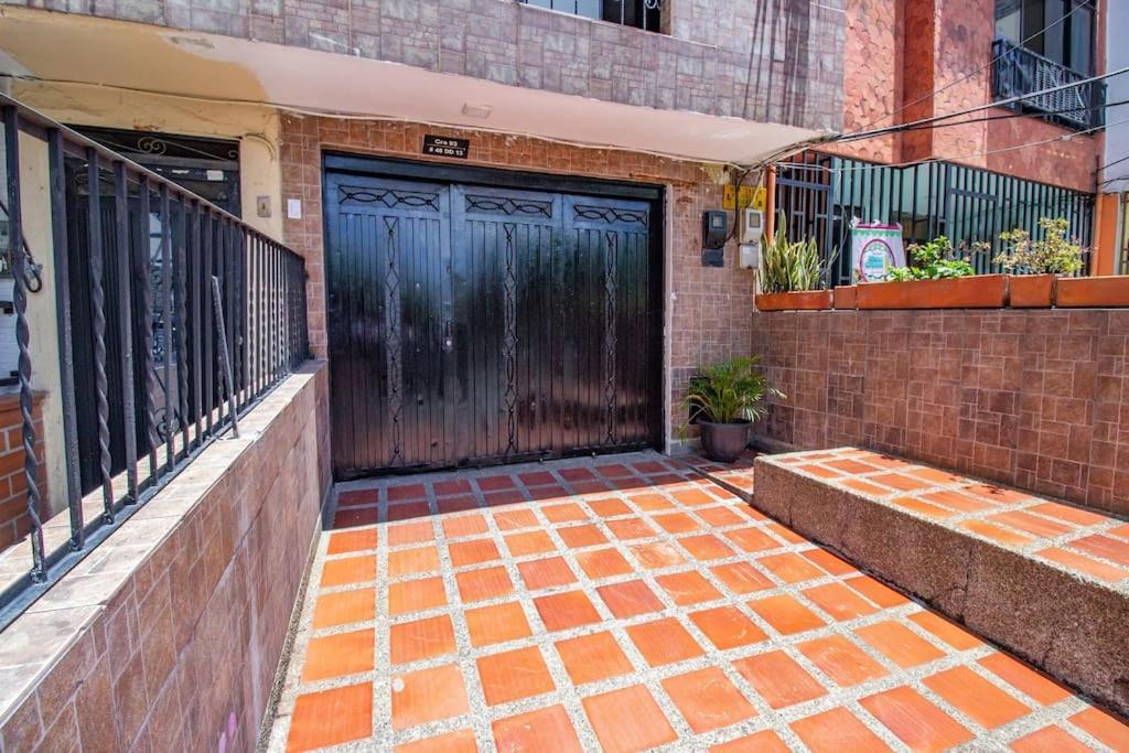 ¡casa Con Parqueadero! Hogarena Y Vacacional * Medellin