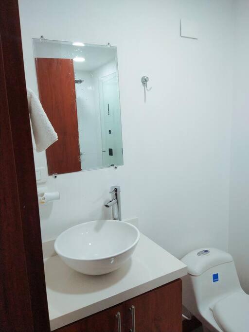 Apartamento Apartamento Comodo Y Moderno, La Mejor Ubicacion, Cerca Al Metro Tranvia