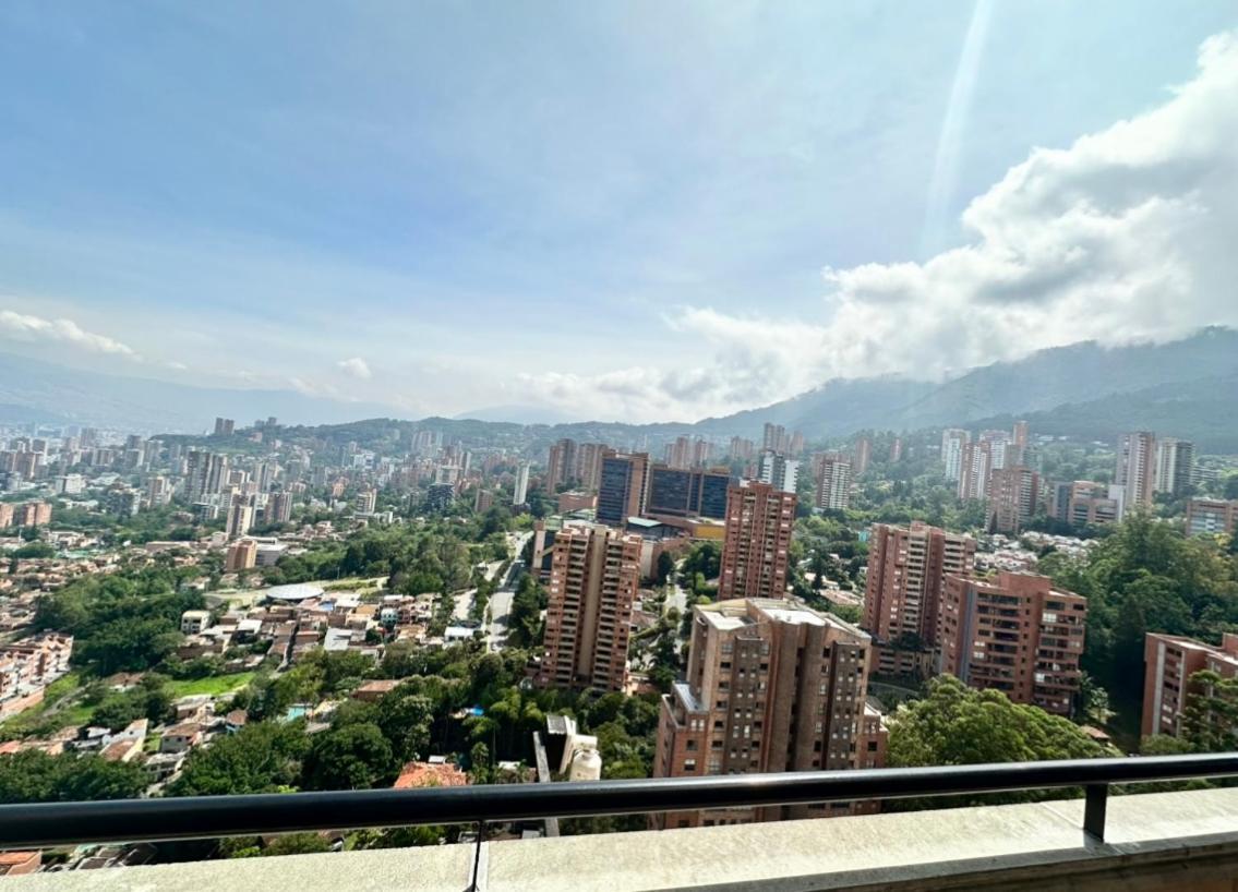 Apto Medellin, Poblado Apartamento