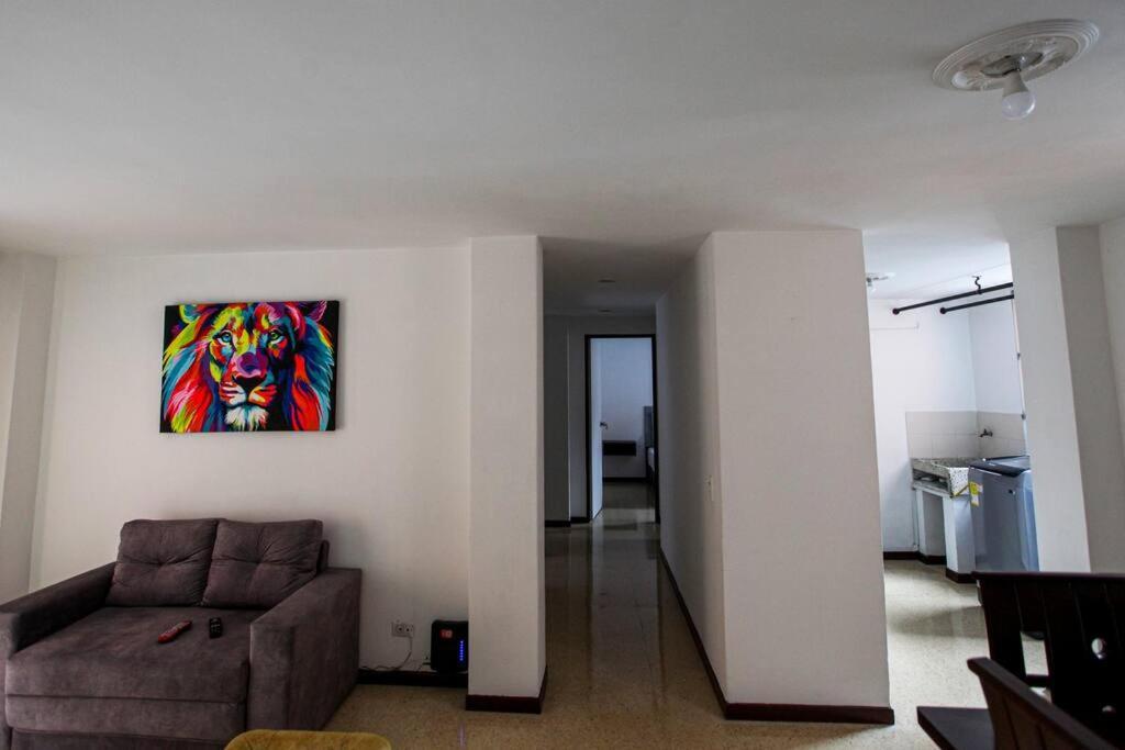 Apartment Espacioso Y Comodo Hogar. Medellin